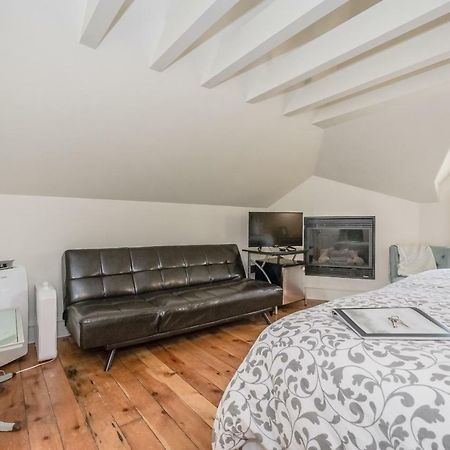 St Andrew Suites Fergus Bagian luar foto