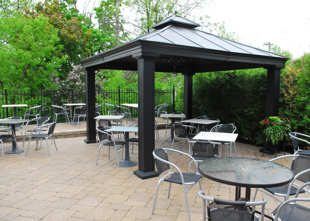 St Andrew Suites Fergus Bagian luar foto