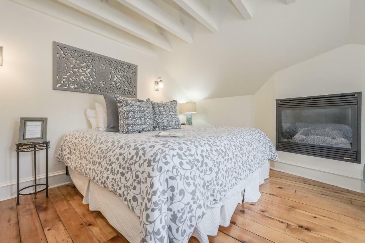 St Andrew Suites Fergus Bagian luar foto