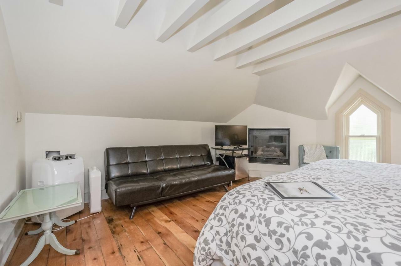 St Andrew Suites Fergus Bagian luar foto